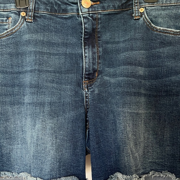 COPY - STS Blue jean shorts...Like New, Very Soft - Picture 5 of 7